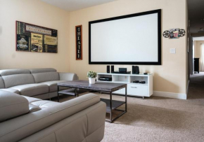 551-Luxury 8 Bedrooms Villa Pool& Spa-Movie Room